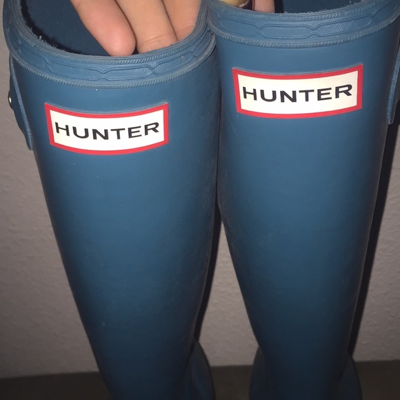 Women’s tall HUNTER Teal rain boots. - Picture 3 of 4